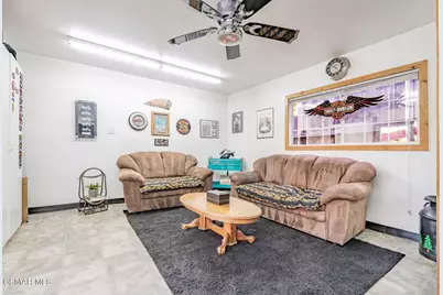 6078 Peppertree Lane, Simi Valley, CA 93063 - Photo 45