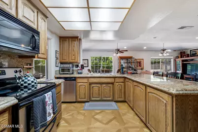 2863 Sapphire Avenue, Simi Valley, CA 93063 - Photo 13