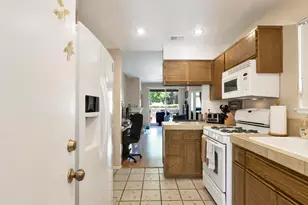 24023 Arroyo Park Dr, Valencia, CA 91355 - Photo 13