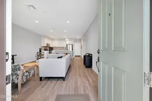135 Farmhouse Dr, Simi Valley, CA 93065 - Photo 3