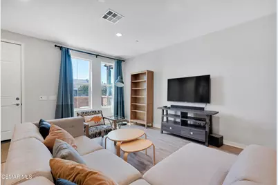 135 Farmhouse Drive #3, Simi Valley, CA 93065 - Photo 7