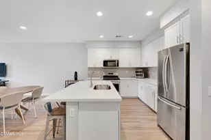 135 Farmhouse Dr, Simi Valley, CA 93065 - Photo 13