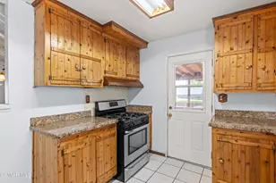 1790 Casarin St, Simi Valley, CA 93065 - Photo 11