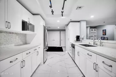 4348 Mammoth Avenue #203, Sherman Oaks, CA 91423 - Photo 3