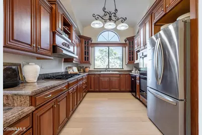360 Camino De Celeste, Thousand Oaks, CA 91360 - Photo 13