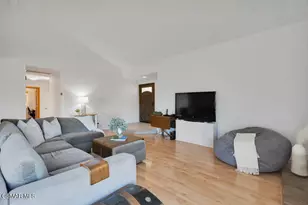 351 S Greenway Ave, Newbury Park, CA 91320 - Photo 9