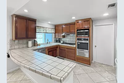 276 Hermes Street, Simi Valley, CA 93065 - Photo 13