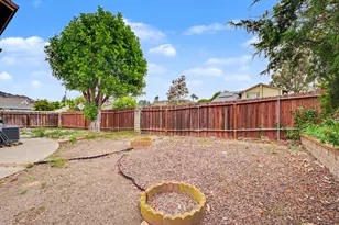 612 Azalea St, Thousand Oaks, CA 91360 - Photo 27