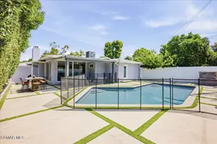 19130 Sylvan St, Tarzana, CA 91335 - Photo 25