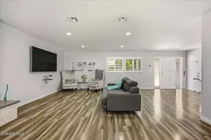 19130 Sylvan St, Tarzana, CA 91335 - Photo 9