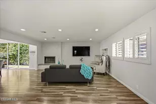 19130 Sylvan St, Tarzana, CA 91335 - Photo 7