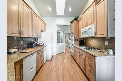 2568 Northshore Lane, Westlake Village, CA 91361 - Photo 15