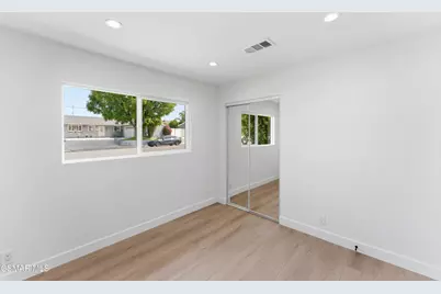 1554 Ahart Street, Simi Valley, CA 93065 - Photo 25