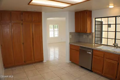 704 Wind Willow Way, Simi Valley, CA 93065 - Photo 15