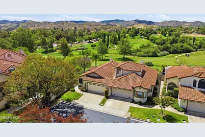 704 Wind Willow Way, Simi Valley, CA 93065 - Photo 3