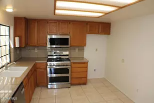 704 Wind Willow Way, Simi Valley, CA 93065 - Photo 13