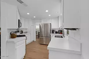 4139 Lost Springs Dr, Calabasas, CA 91301 - Photo 13
