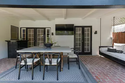 22438 Venido Road, Woodland Hills, CA 91364 - Photo 19