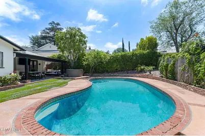 22438 Venido Road, Woodland Hills, CA 91364 - Photo 21