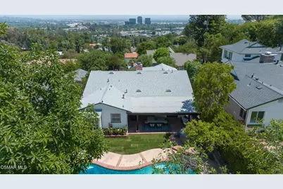 22438 Venido Road, Woodland Hills, CA 91364 - Photo 25