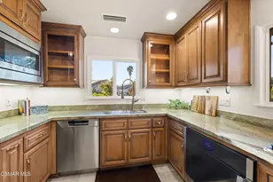 121 Windsong St, Thousand Oaks, CA 91360 - Photo 9