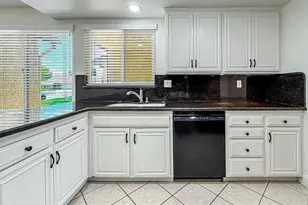 42203 Village 42, Camarillo, CA 93012 - Photo 11