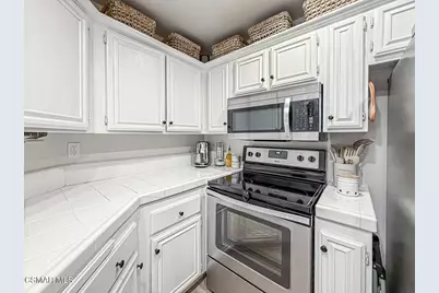 5837 Oak Bend Lane #302, Oak Park, CA 91377 - Photo 11