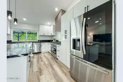 205 Cedar Heights Drive, Thousand Oaks, CA 91360 - Photo 17