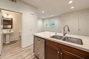 389 Castiano St, Camarillo, CA 93012 - Photo 9