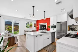 1135 N Commonwealth Ave, Los Angeles, CA 90029 - Photo 1