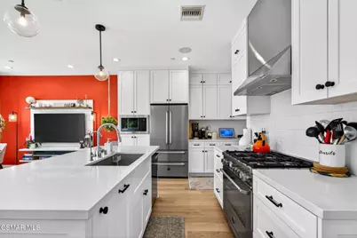 1135 N Commonwealth Avenue, Los Angeles, CA 90029 - Photo 3