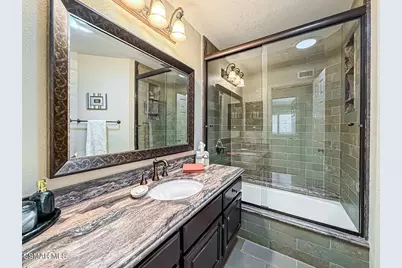 2805 Queens Way, Thousand Oaks, CA 91362 - Photo 15