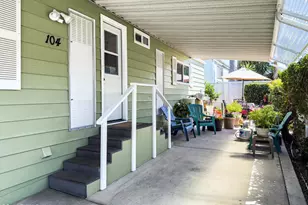 104 La Fortuna, Newbury Park, CA 91320 - Photo 35