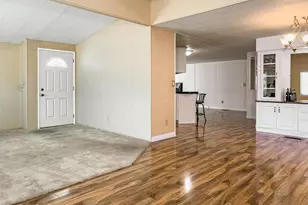 104 La Fortuna, Newbury Park, CA 91320 - Photo 13
