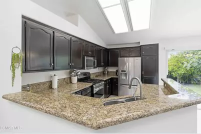 15497 Mallory Court, Moorpark, CA 93021 - Photo 9