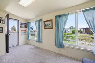 134 Poinsettia Gardens Dr, Ventura, CA 93004 - Photo 17
