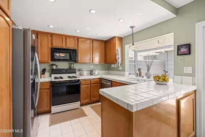 345 Jeremiah Drive #E, Simi Valley, CA 93065 - Photo 9