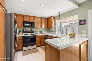 345 Jeremiah Dr, Simi Valley, CA 93065 - Photo 9