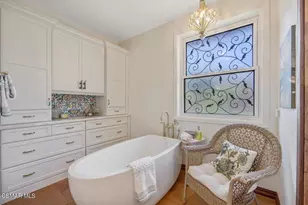 4255 Saddlecrest Ln, Westlake Village, CA 91361 - Photo 11