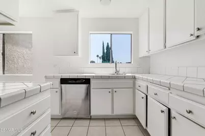 19545 Sherman Way #17, Reseda, CA 91335 - Photo 23