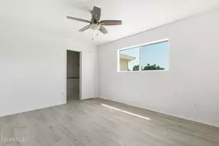 19545 Sherman Way, Reseda, CA 91335 - Photo 27