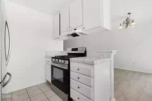19545 Sherman Way, Reseda, CA 91335 - Photo 15