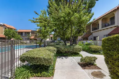 19545 Sherman Way #17, Reseda, CA 91335 - Photo 29