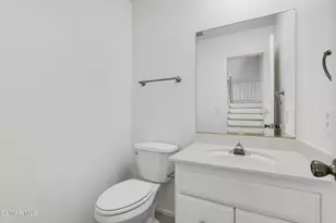 19545 Sherman Way, Reseda, CA 91335 - Photo 23