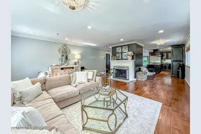4332 Allott Avenue, Sherman Oaks, CA 91423 - Photo 1