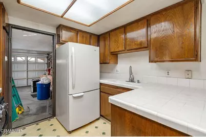 5291 Colodny Drive #19, Agoura Hills, CA 91301 - Photo 13