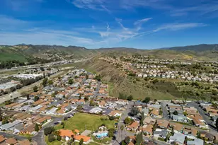 32055 Emerald Ln, Castaic, CA 91384 - Photo 41