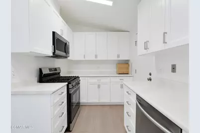 32055 Emerald Lane, Castaic, CA 91384 - Photo 15