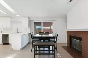 32055 Emerald Ln, Castaic, CA 91384 - Photo 11