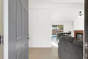 32055 Emerald Ln, Castaic, CA 91384 - Photo 7